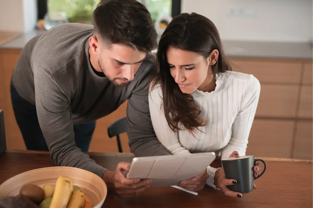 Estate agent guiding client through Fast Track Sale onboarding process